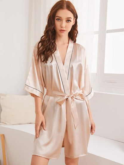 Robe en soie simulée