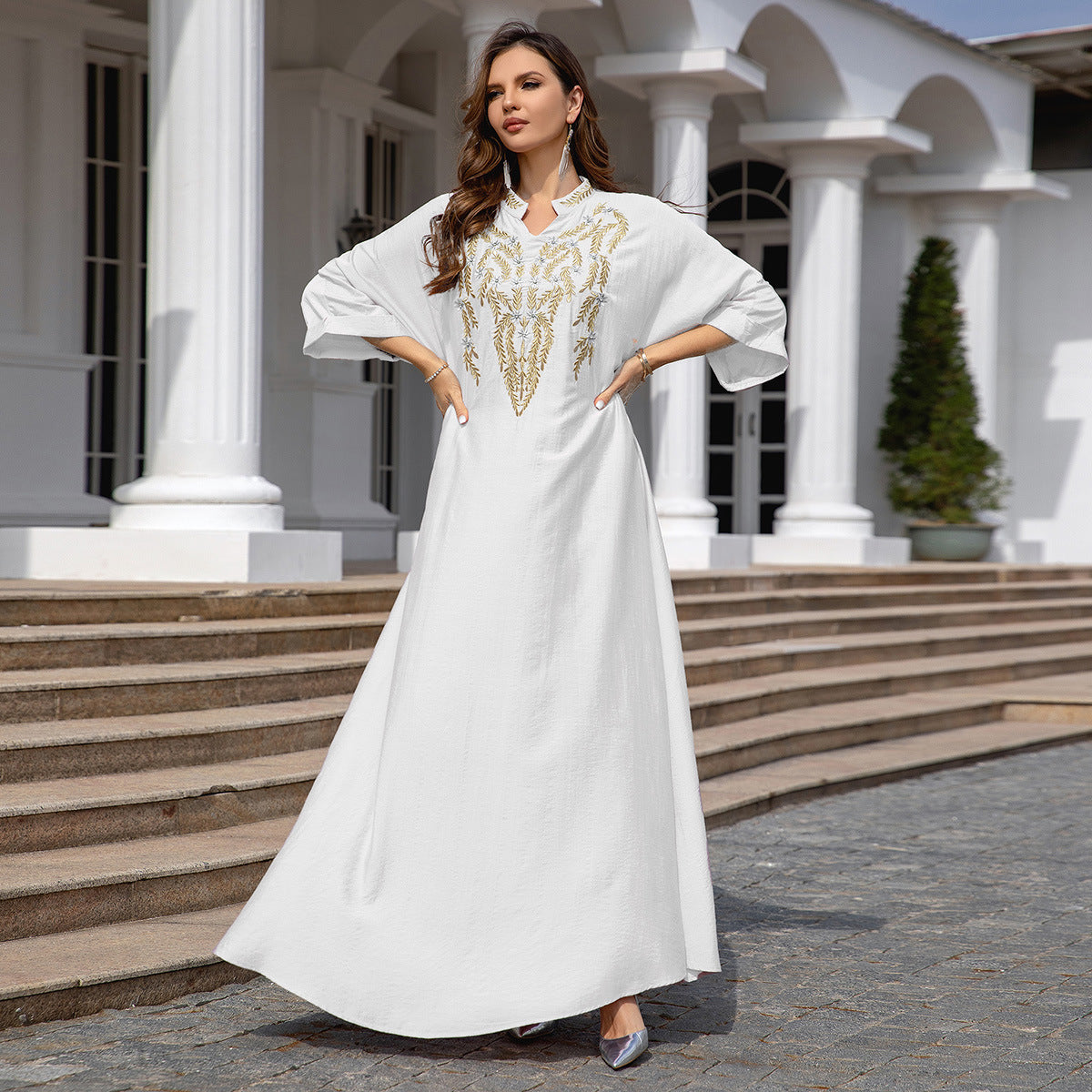 Robe brodée pour femmes