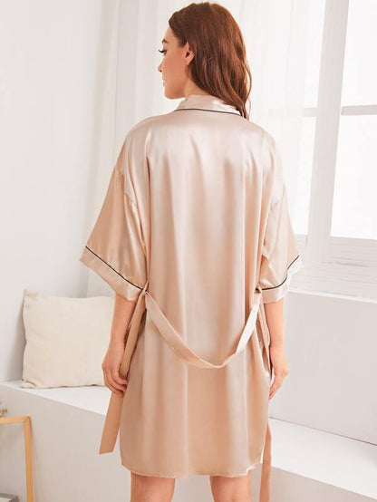Robe en soie simulée